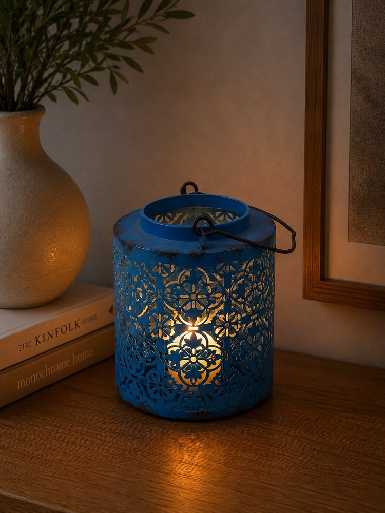 Metal Cluster Pattern Blue Lantern (12.5*12.5*16cm)